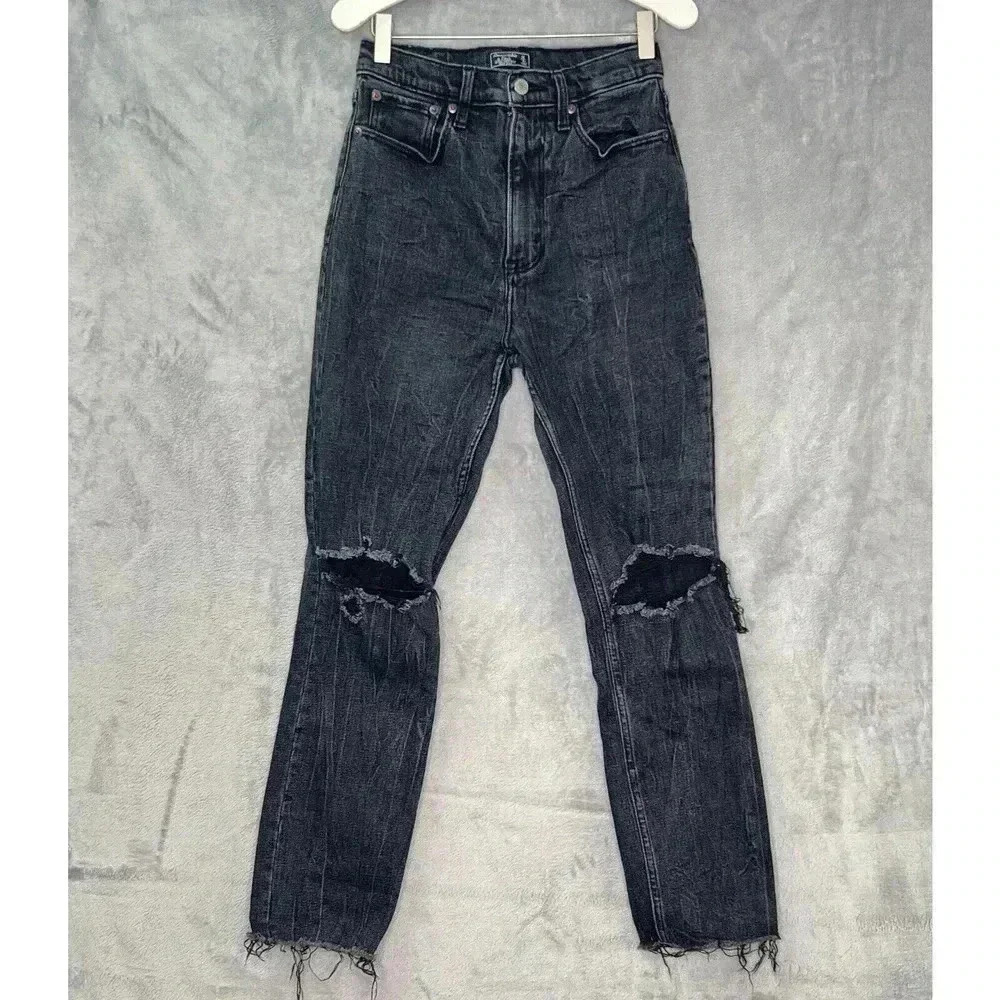Abercrombie & Fitch Ultra High Rise Mom Jean Knee Rip Denim Black Size 26